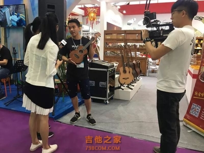 一把吉他,不单单是一个乐器,更是鹤山这班音乐教育者的匠人精神! . . .